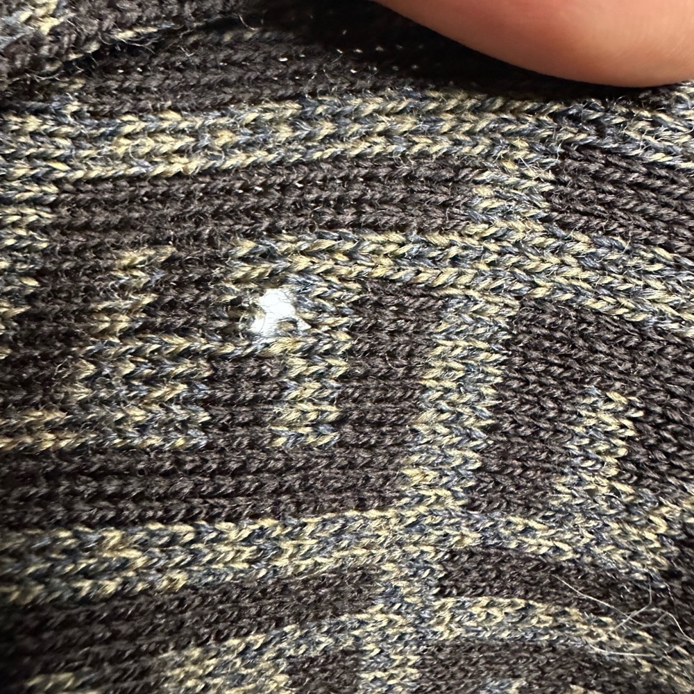 FENDI classic scarf in brown - Picture 5 of 14